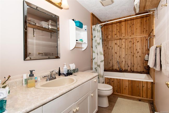 Downstairs suite | Image 13