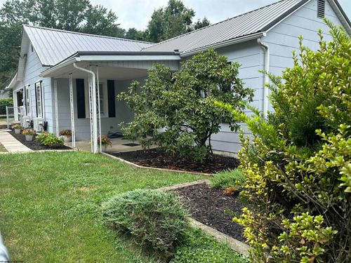 196 Buena Vista Ave, Clarksburg, WV, 26301-3906 | Card Image