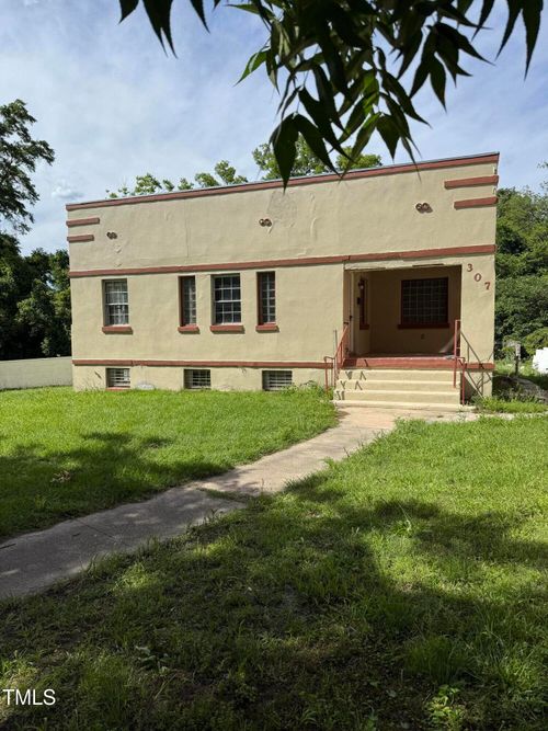 307 W Walnut St, Goldsboro, NC, 27530-3654 | Card Image