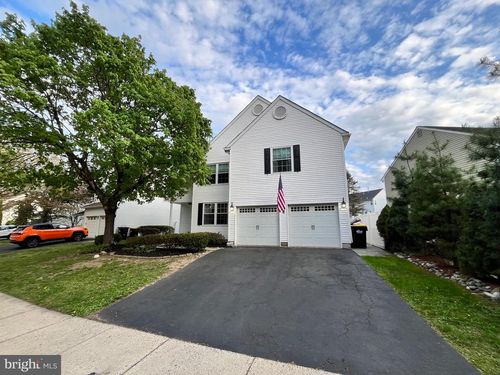 4252 Miladies Ln, DOYLESTOWN, PA, 18902-9639 | Card Image