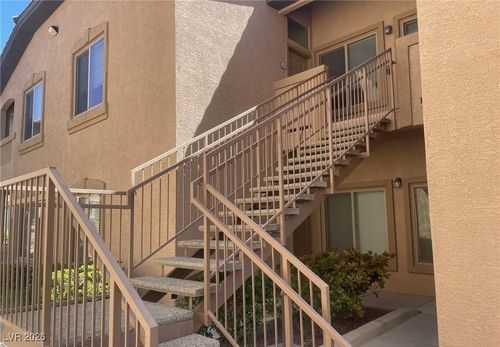 2043-8985 S Durango Dr, Las Vegas, NV, 89113-6117 | Card Image