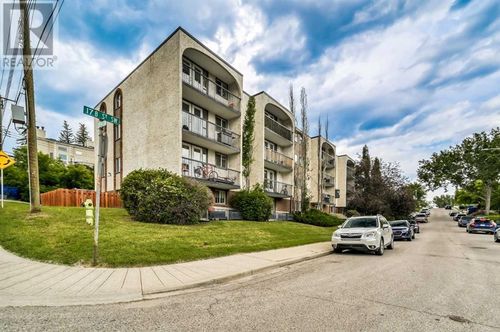 2317 17b St Sw, Calgary, AB, T2T4S9 | Card Image