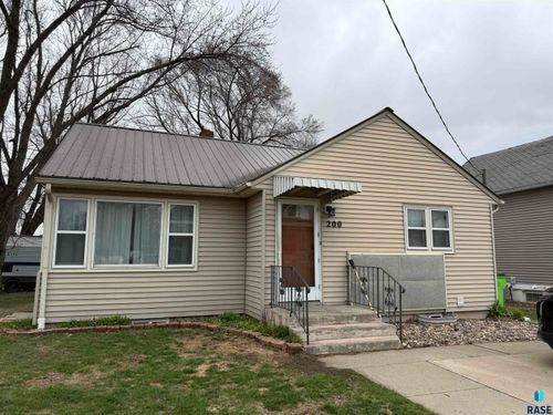 200 E 1st St Street, Marion, SD, 57043 | Card Image