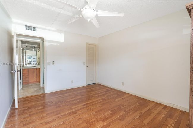 446 - 446 Flanders J, Condo with 2 bedrooms, 2 bathrooms and null parking in Delray Beach FL | Image 12