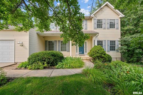 1199 Scenic Pl, Le Claire, IA, 52753-9584 | Card Image