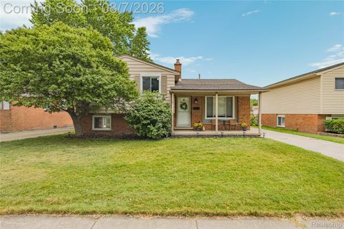 31516 Saint Margaret St, Saint Clair Shores, MI, 48082-2229 | Card Image
