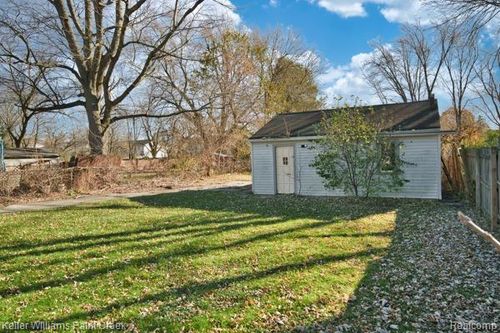 3072 Henrydale St, Auburn Hills, MI, 48326-3621 | Card Image