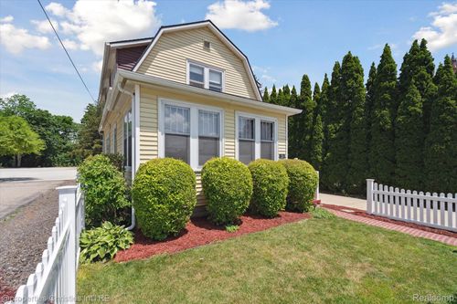 128 Church St, Romeo, MI, 48065-4605 | Card Image