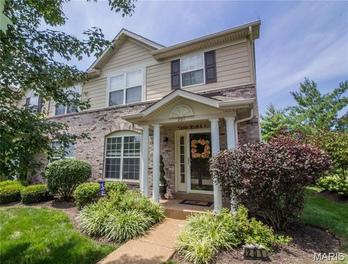 201 Coachgate Ln, Ballwin, MO, 63021-4800 | Card Image