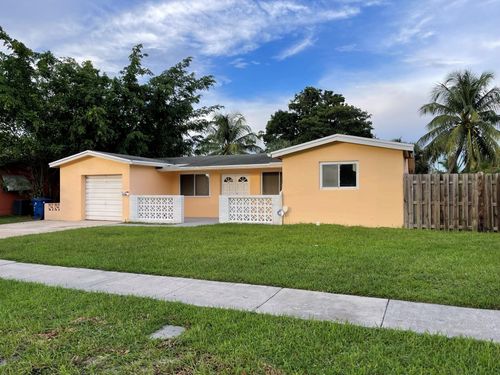 2140 Nw 61st Ave, Sunrise, FL, 33313-2950 | Card Image