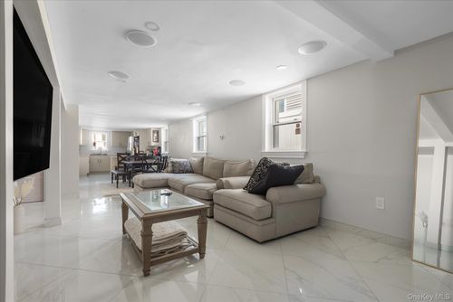 161-28 98th St, Howard Beach, NY, 11414-3815 | Card Image