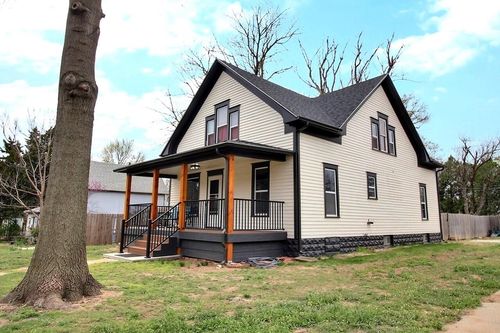 635 Cedar St, Kingman, KS, 67068-1108 | Card Image