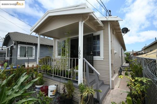 1090 70th Ave, Oakland, CA, 94621-3214 | Card Image