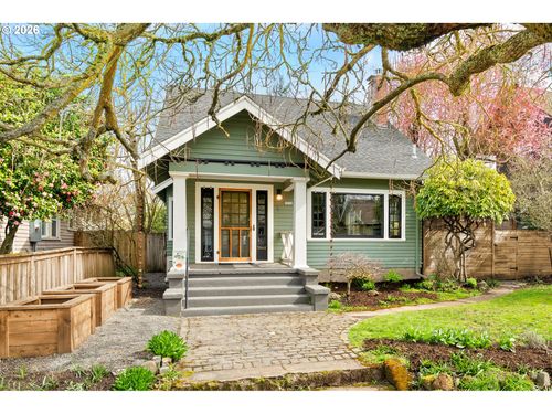 5916 N Moore Ave, Portland, OR, 97217 | Card Image