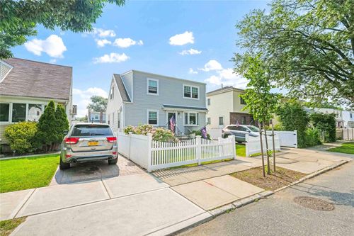 4911 168th St, Fresh Meadows, NY, 11365-1008 | Card Image