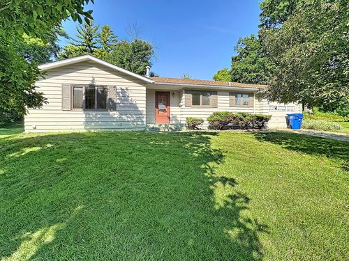 1512 Monterey Ct, Bettendorf, IA, 52722-3755 | Card Image