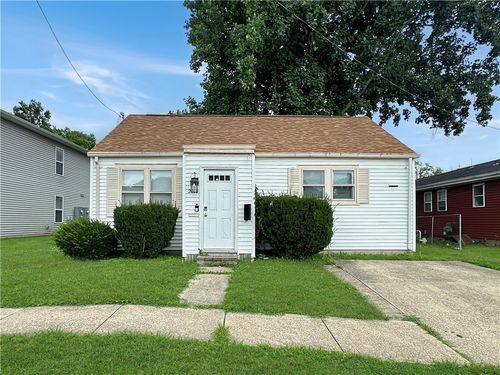 2015 9th St, Charleston, IL, 61920-3401 | Card Image