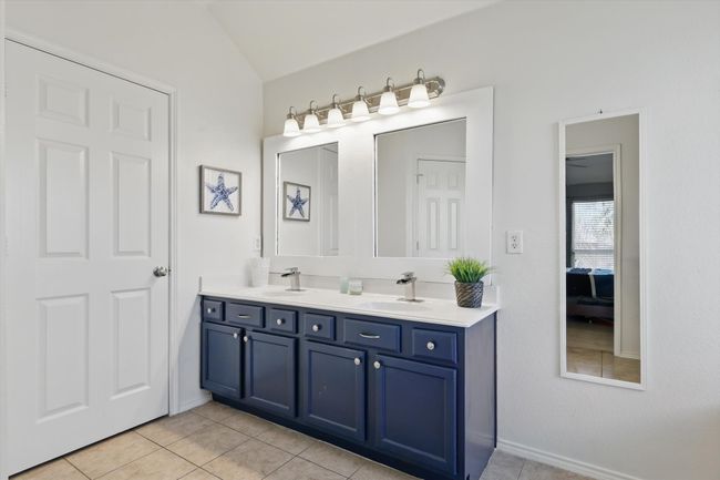 107 Watering Hole, House other with 4 bedrooms, 3 bathrooms and null parking in Newark TX | Image 12