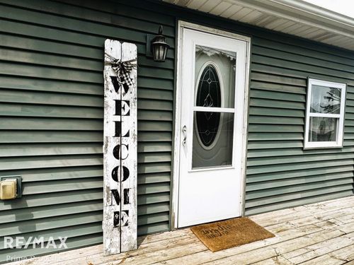 1561 E Caro Rd, Caro, MI, 48723-9317 | Card Image