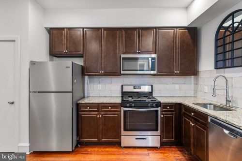 2065 E Lippincott St, PHILADELPHIA, PA, 19134-3842 | Card Image