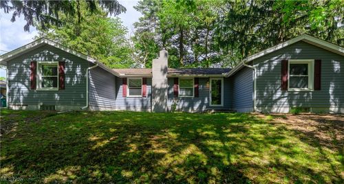 151 Shiawassee Ave, Fairlawn, OH, 44333-3733 | Card Image