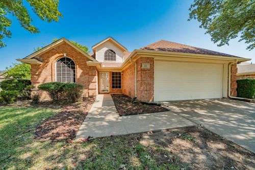 211 California Dr, Glenn Heights, TX, 75154-2001 | Card Image