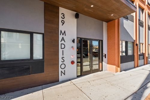 503-39 Madison St, Newark, NJ, 07105-2301 | Card Image