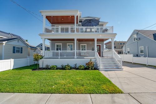 329 E 4th Ave, North Wildwood, NJ, 08260-5805 | Card Image