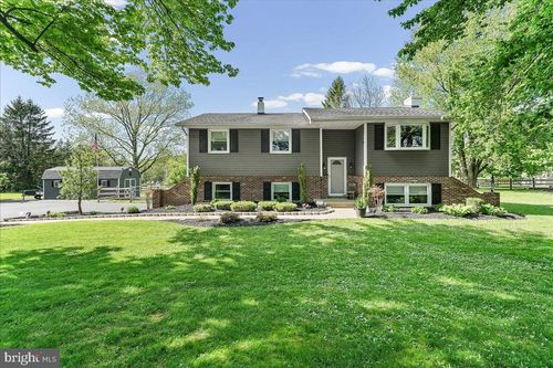 691 State Rd, WEST GROVE, PA, 19390-9442 | Card Image