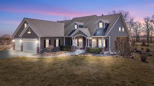 631 E Cedar Avenue, Cedar Grove, WI, 53013 | Card Image