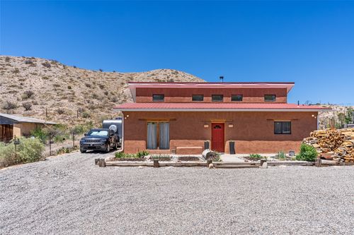 330 Nm 76, Santa Cruz, NM, 87567-1140 | Card Image