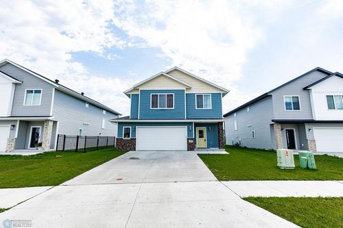5235 11th St W, West Fargo, ND, 58078-8552 | Card Image