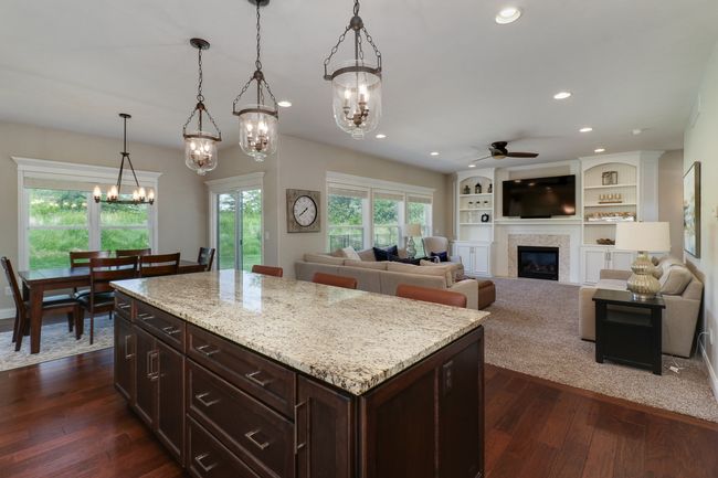 402 Raef Rd, House other with 4 bedrooms, 5 bathrooms and 3 parking in Downs IL | Image 6