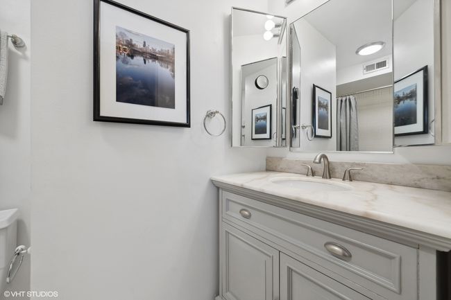 APT-10AS - 2100 N Lincoln Park W, Condo with 2 bedrooms, 2 bathrooms and 1 parking in CHICAGO IL | Image 11