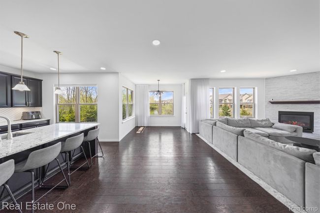 41829 Steinbeck Gln, House other with 4 bedrooms, 3 bathrooms and null parking in Novi MI | Image 7