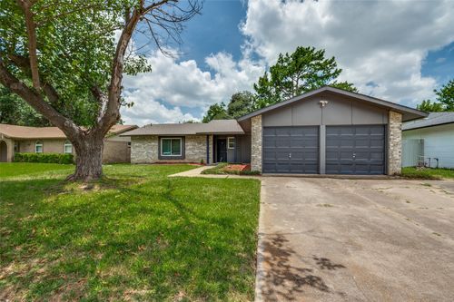 1814 Guinevere St, Arlington, TX, 76014-2521 | Card Image