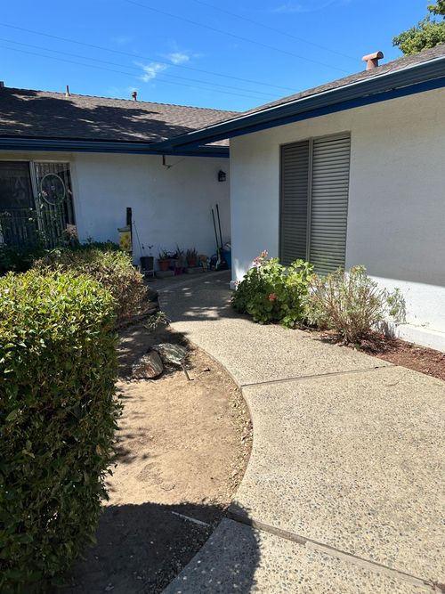 c-1409 W Fairmont Ave, Fresno, CA, 93705-0320 | Card Image