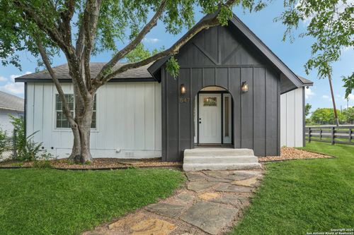 547 Rigsby Ave, San Antonio, TX, 78210-3020 | Card Image