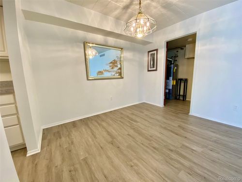 unit-28-18220 University Park Dr, Livonia, MI, 48152-2626 | Card Image