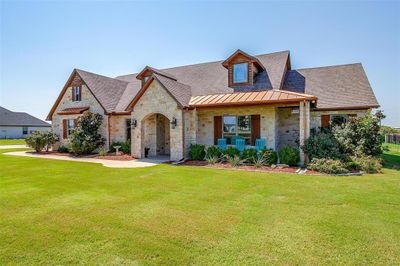 View of front of property featuring a front lawn | Image 2