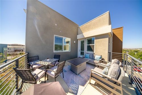 151 Sash, Irvine, CA, 92618-1456 | Card Image