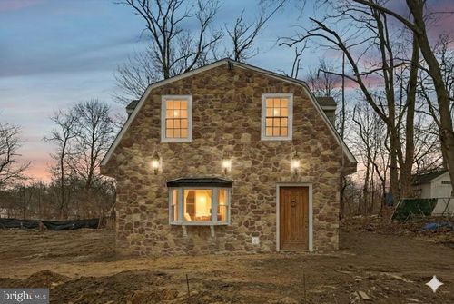 2034 Locust St, UPPER CHICHESTER, PA, 19061-3705 | Card Image