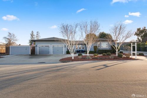 260 Donald Dr, Hollister, CA, 95023-6308 | Card Image