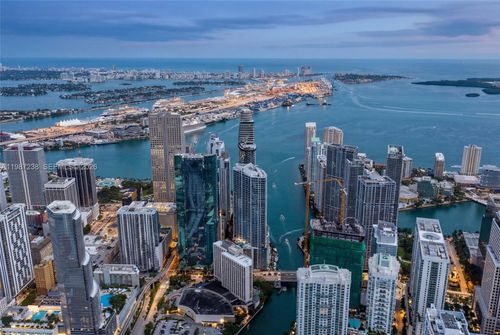 apt-5010-200 Biscayne Boulevard Way, Miami, FL, 33131-2166 | Card Image