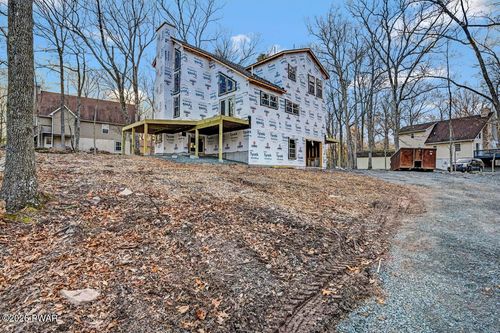 101 Maple Leaf Rd, Lackawaxen, PA, 18435-7770 | Card Image