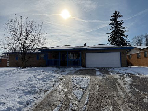 2305 Radcliffe Ave, Indianapolis, IN, 46227-8652 | Card Image