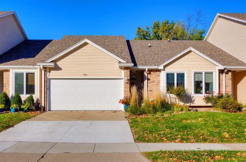 1032 Bradford Pl, West Des Moines, IA, 50266-7237 | Card Image