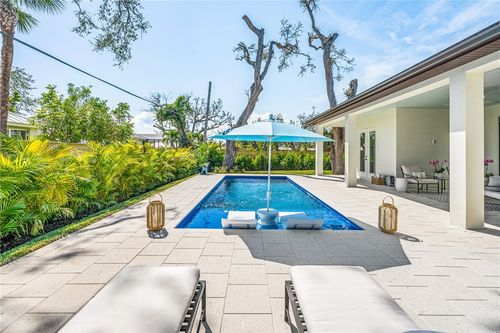 636 Cypress Rd, Vero Beach, FL, 32963-1723 | Card Image