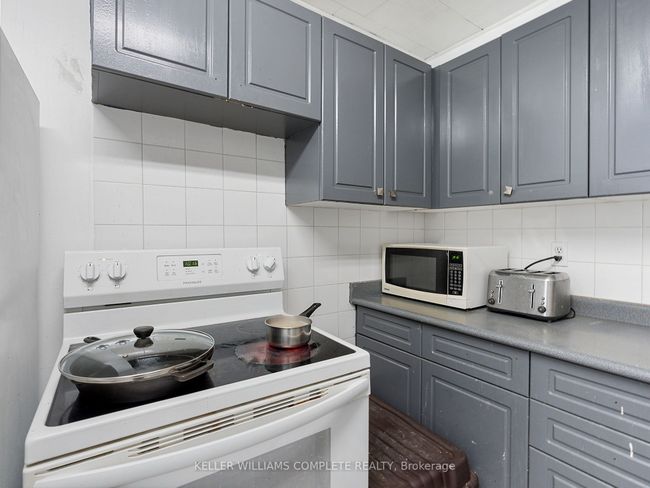 174 Park Row N, House other with 2 bedrooms, 2 bathrooms and null parking in Hamilton ON | Image 20
