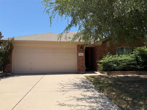 224 Spring Hollow Dr, Saginaw, TX, 76131-3151 | Card Image